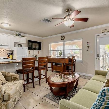 Walk To The Beach And Restaurants! - Coconut Villa'S Suite 2 St. Pete Beach Eksteriør bilde